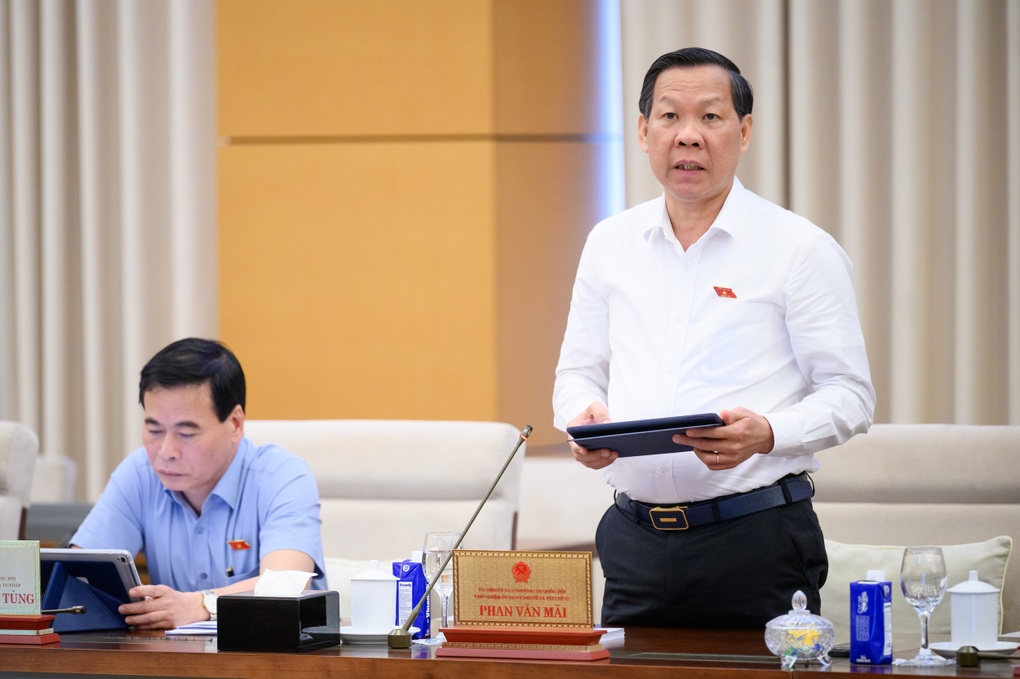 Khoảng 170.000 tỷ đồng chi cho cán bộ thôi việc khi tinh gọn bộ máy - 2 Khoảng 170.000 tỷ đồng chi cho cán bộ thôi việc khi tinh gọn bộ máy - 2