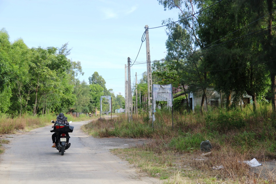Khu du lịch biển Xuân Thành hoang tàn sau nhiều năm vắng bóng du khách - 11 Khu du lịch biển Xuân Thành hoang tàn sau nhiều năm vắng bóng du khách - 11