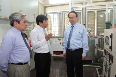 Mong các giáo sư, tiến sĩ đóng góp mạnh mẽ hơn cho đất nước