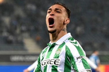 Antony ghi siêu phẩm mãn nhãn, CĐV Man Utd vô cùng sửng sốt