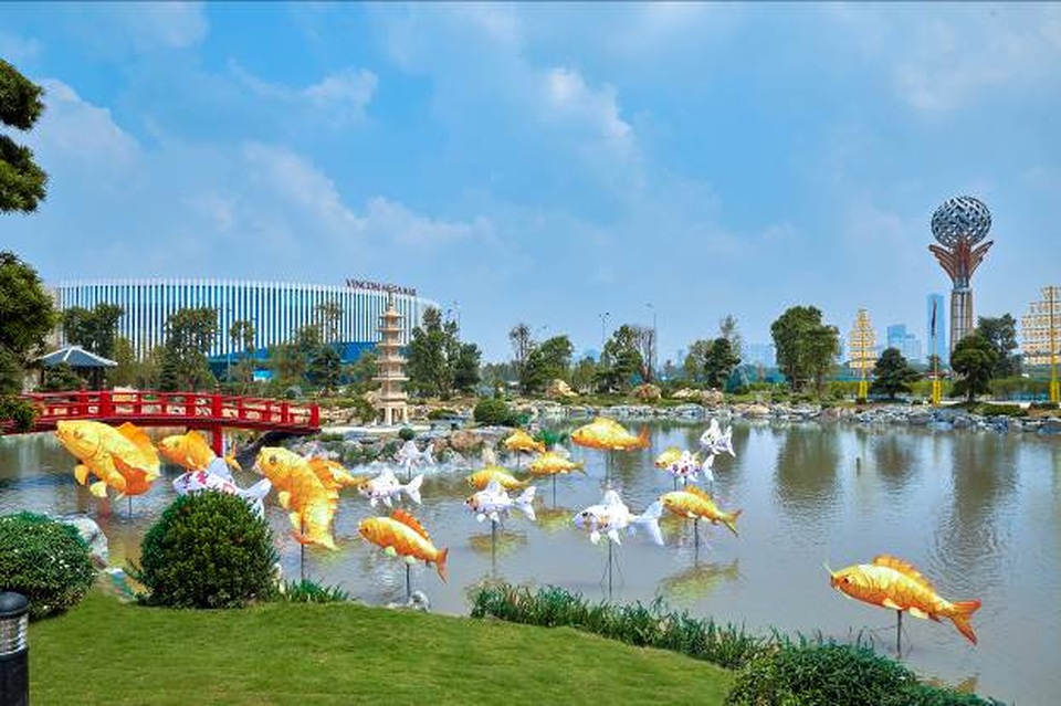 Vinhomes tặng quà siêu “khủng” cho khách mua nhà đầu năm - 2 Vinhomes tặng quà siêu “khủng” cho khách mua nhà đầu năm - 2