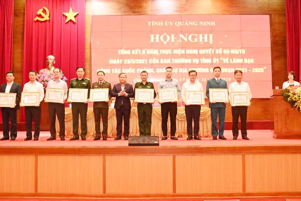 Quảng Ninh tổng kết 5 năm củng cố quốc phòng, giữ vững ổn định địa bàn - 3 Quảng Ninh tổng kết 5 năm củng cố quốc phòng, giữ vững ổn định địa bàn - 3