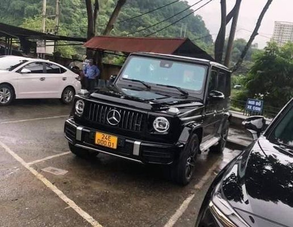 Xôn xao Mercedes-AMG G63 mang biển số vàng: Xe sang 11 tỷ đồng chạy taxi? - 1 Xôn xao Mercedes-AMG G63 mang biển số vàng: Xe sang 11 tỷ đồng chạy taxi? - 1