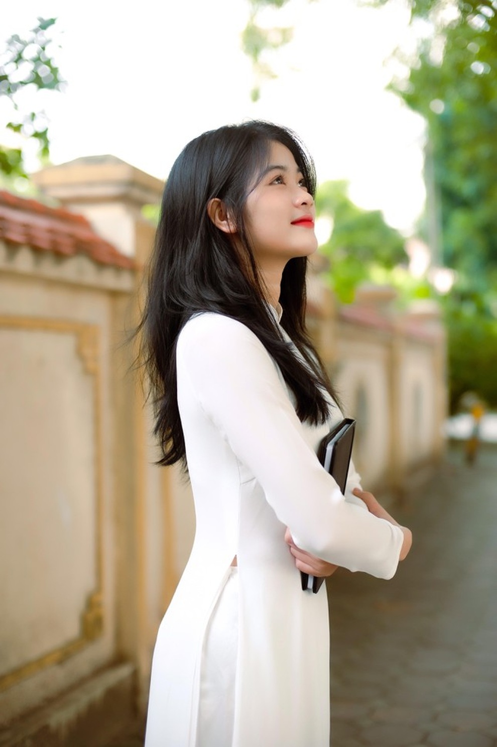 Nàng thơ xinh tựa thiên thần trong áo dài trắng đốn tim cộng đồng mạng - 4 Nàng thơ xinh tựa thiên thần trong áo dài trắng đốn tim cộng đồng mạng - 4