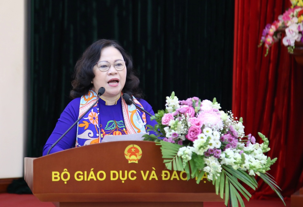 Thứ trưởng Bộ GD-ĐT: Chính thầy cô khơi dậy khát vọng cho học sinh - 3