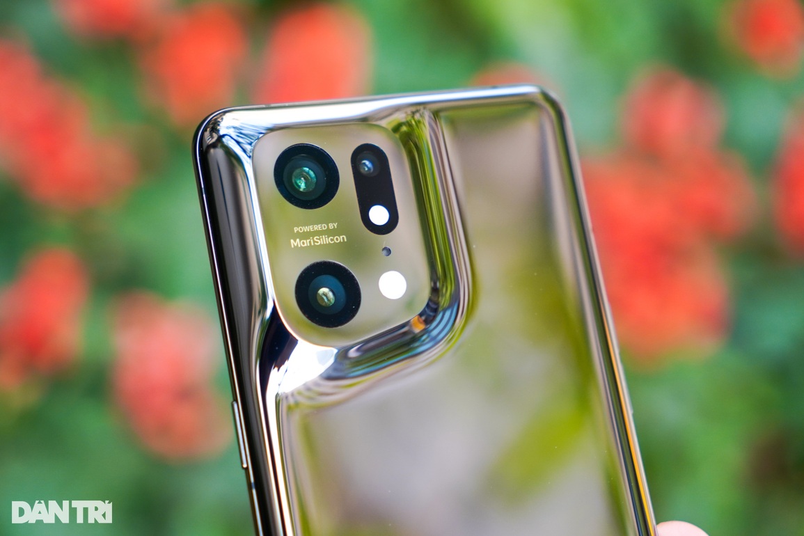 Cận cảnh Oppo Find X5 Pro - Đối thủ của iPhone 13 Pro Max, Galaxy S22 Ultra - 2 Cận cảnh Oppo Find X5 Pro - Đối thủ của iPhone 13 Pro Max, Galaxy S22 Ultra - 2