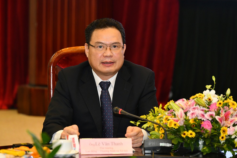 Thứ trưởng Bộ Lao động bật mí 7 nhóm giải pháp mới hỗ trợ người lao động - 1 Thứ trưởng Bộ Lao động bật mí 7 nhóm giải pháp mới hỗ trợ người lao động - 1