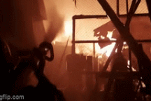 Cháy công ty lúc nửa đêm, người dân hốt hoảng ôm đồ tháo chạy