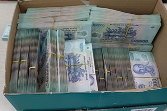 Hai gói hàng gần 8 tỷ đồng tiền mặt "đi xe khách" từ Hà Nội vào Đà Nẵng