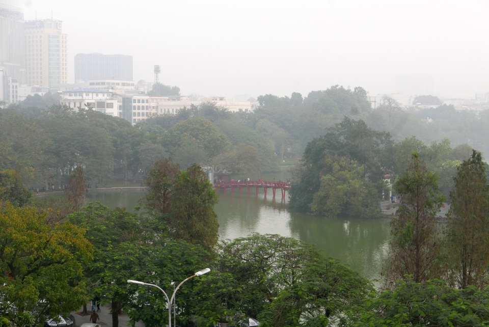Bầu trời Hà Nội mù mịt, mờ đục bất thường - 2 Bầu trời Hà Nội mù mịt, mờ đục bất thường - 2