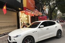 Đại gia đi siêu xe Maserati 7 tỷ đồng mua bao nhiêu vàng cầu may?