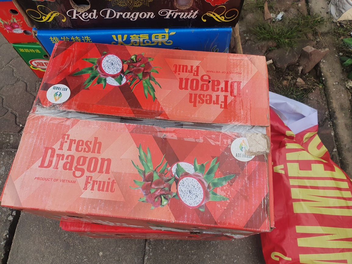Khám phá những xe giải cứu thanh long giá siêu rẻ trên đường phố Hà Nội - 3 Khám phá những xe giải cứu thanh long giá siêu rẻ trên đường phố Hà Nội - 3