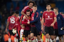 Man City đón tin dữ, Man Utd sáng cửa chiến thắng ở vòng 18 Premier League