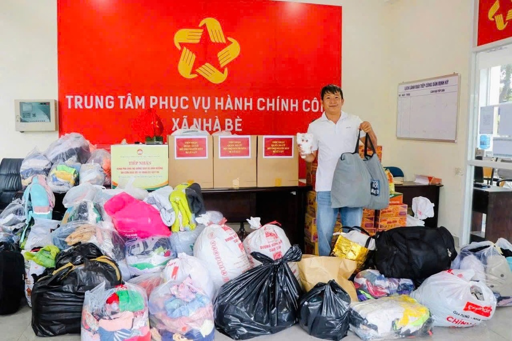 Những lời cầu nguyện được gửi cùng hàng cứu trợ từ TPHCM ra miền Trung - 2 Những lời cầu nguyện được gửi cùng hàng cứu trợ từ TPHCM ra miền Trung - 2