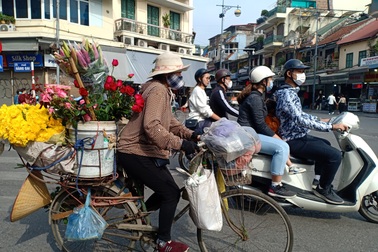 Lương giáp Tết 300.000 đồng/ngày, tố cáo trục lợi được thưởng 10 triệu đồng