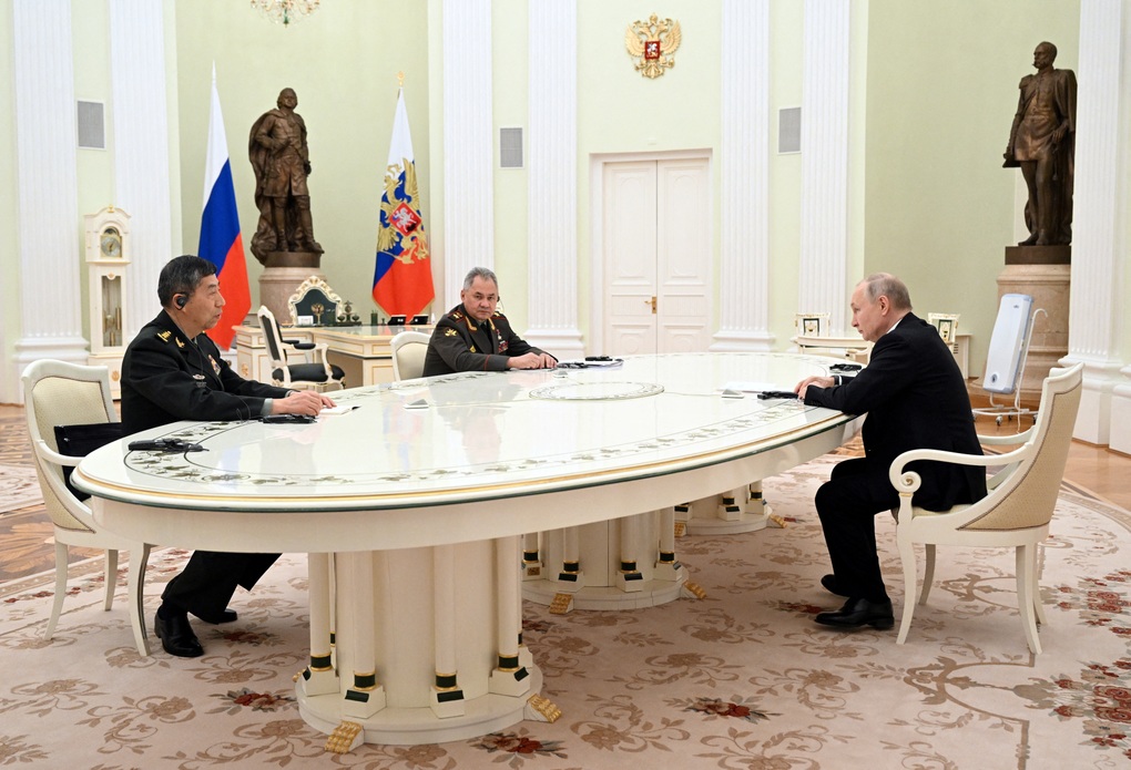 Tổng thống Putin gặp Bộ trưởng Quốc phòng Trung Quốc - 1 Tổng thống Putin gặp Bộ trưởng Quốc phòng Trung Quốc - 1