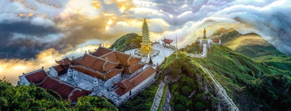 Lễ Phật cầu an, thưởng lãm bức tranh xuân tuyệt đẹp trên đỉnh Fansipan - 4 Lễ Phật cầu an, thưởng lãm bức tranh xuân tuyệt đẹp trên đỉnh Fansipan - 4