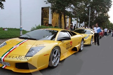 Đại gia Việt nguy khốn: Bỏ đam mê, bán bớt tài sản