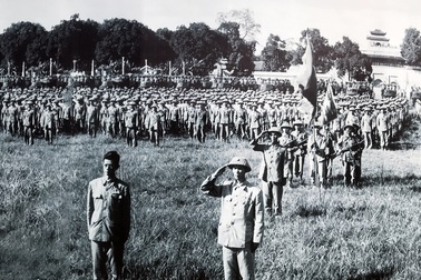 Lễ  chào cờ đặc biệt trong ngày giải phóng Thủ đô