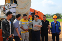 Thủ tướng Phạm Minh Chính kiểm tra tiến độ tuyến cao tốc Bắc - Nam