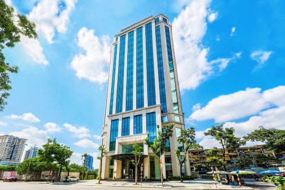 Khách sạn hàng trăm tỷ rao bán, chủ lớn cũng cạn tiền ngủ đông - 1 Khách sạn hàng trăm tỷ rao bán, chủ lớn cũng cạn tiền ngủ đông - 1