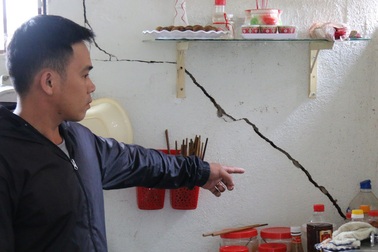 Thủy điện của vợ phó giám đốc Sở nổ mìn làm hỏng nhà dân: Chây ỳ đền bù?