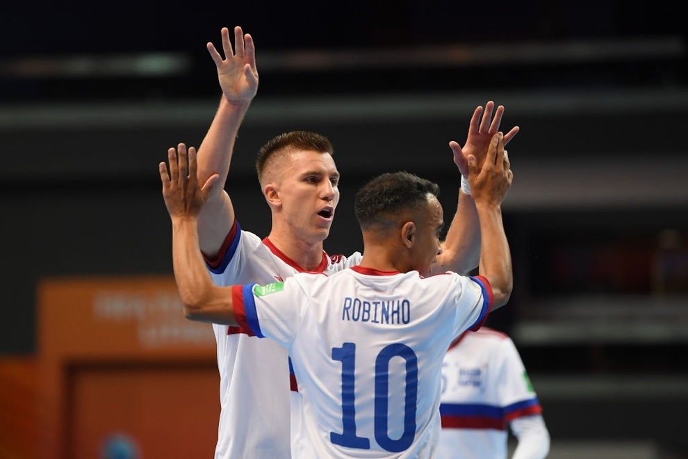 Những khoảnh khắc quả cảm của cầu thủ futsal Việt Nam trước Nga - 9 Những khoảnh khắc quả cảm của cầu thủ futsal Việt Nam trước Nga - 9