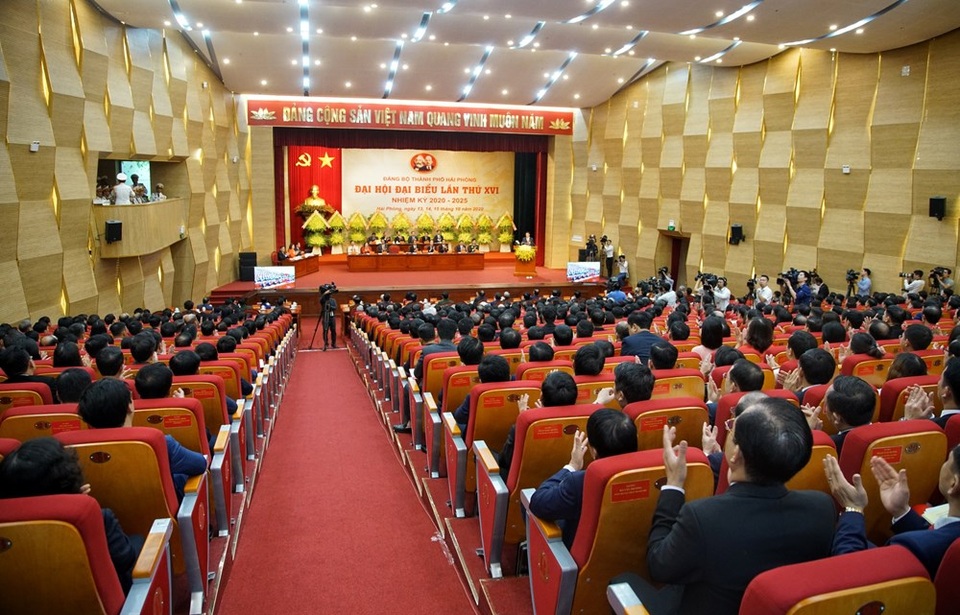 Thủ tướng dự Đại hội đại biểu Đảng bộ TP Hải Phòng lần thứ XVI - 1 Thủ tướng dự Đại hội đại biểu Đảng bộ TP Hải Phòng lần thứ XVI - 1