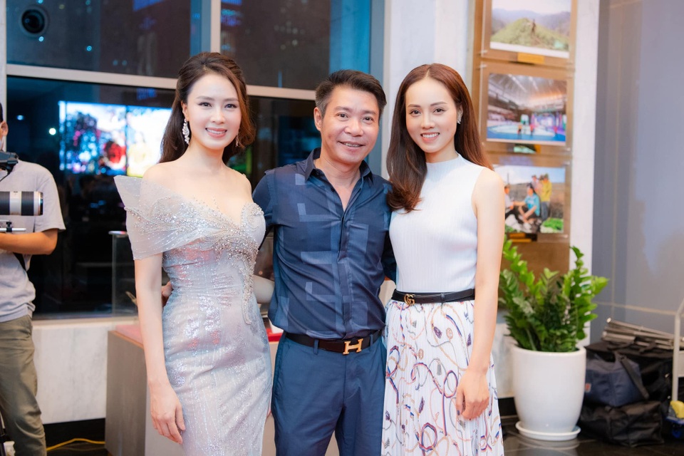 Bạn gái Công Lý: “Gần đây nhiều người hỏi chúng tôi còn hạnh phúc không?” - 3 Bạn gái Công Lý: “Gần đây nhiều người hỏi chúng tôi còn hạnh phúc không?” - 3