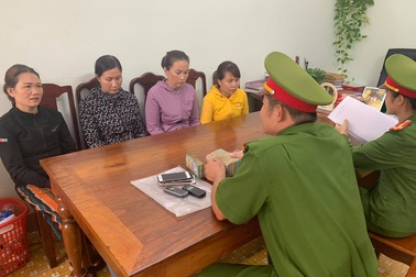 Triệt phá đường dây ghi đề tiền tỷ mỗi tháng của 4 quý bà