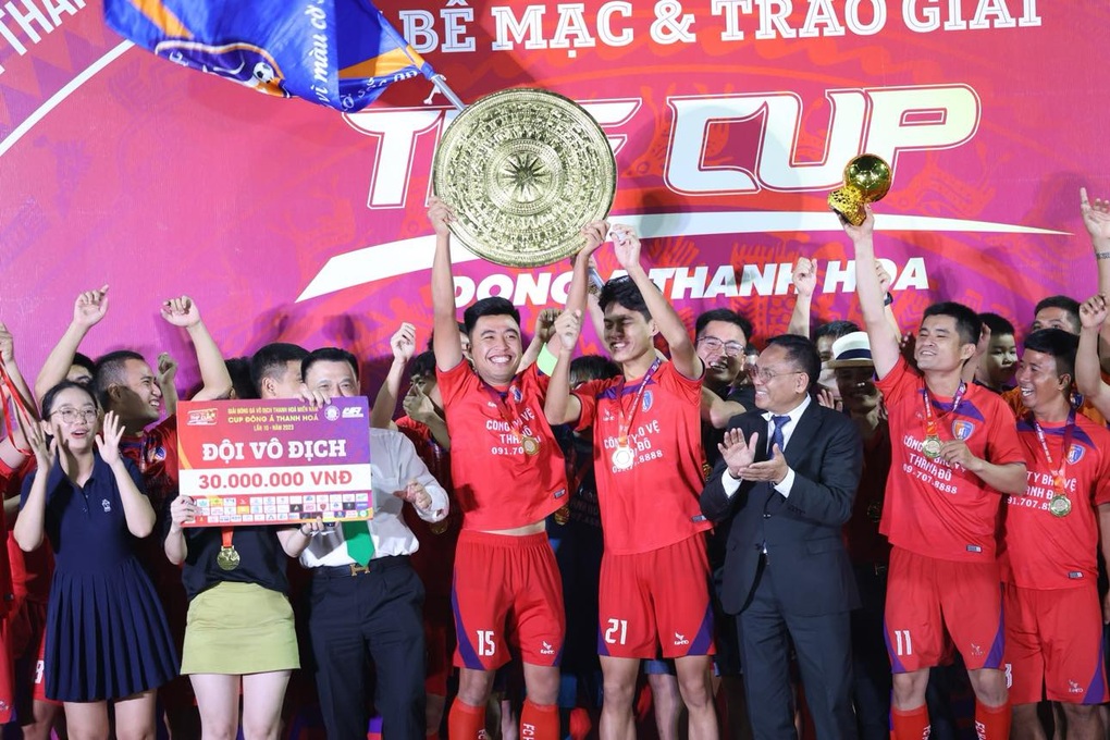 Kết thúc giải bóng đá phong trào quy mô lớn tại TPHCM - 1 Kết thúc giải bóng đá phong trào quy mô lớn tại TPHCM - 1