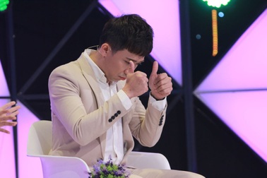 Trấn Thành xót xa đôi vợ chồng già nửa đời vẫn sống trên chiếc ghe ọp ẹp