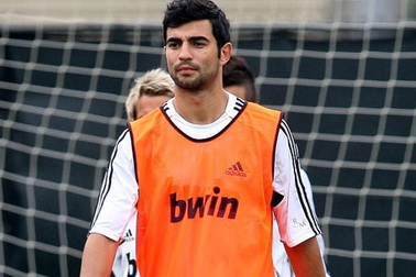 Raul Albiol phủ nhận mâu thuẫn với HLV Mourinho