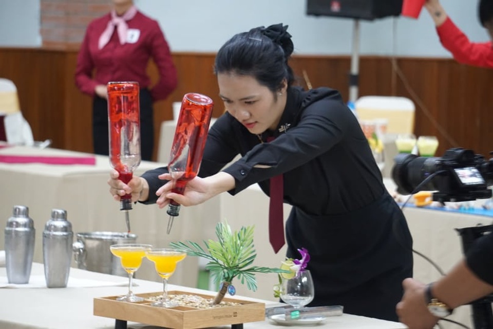 Kỳ thi kỹ năng nghề Quốc gia: Thợ nghề trẻ quyết liệt so tài - 4 Kỳ thi kỹ năng nghề Quốc gia: Thợ nghề trẻ quyết liệt so tài - 4