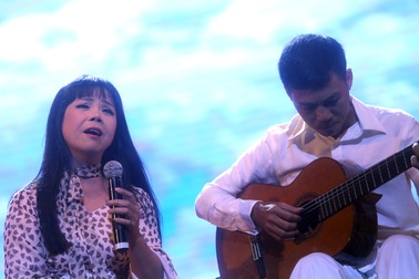 Triệu tấm lòng nối triệu vòng tay