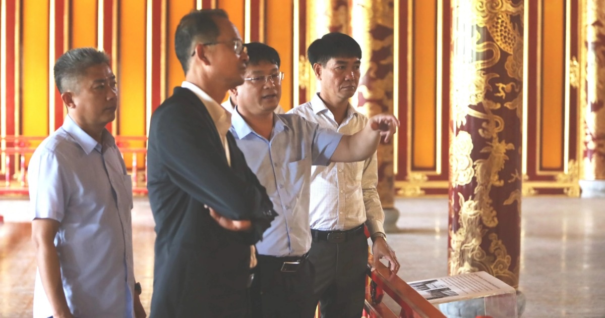 Vụ ngai vàng bị xâm hại: Công bố các thành viên hội đồng “giải cứu”