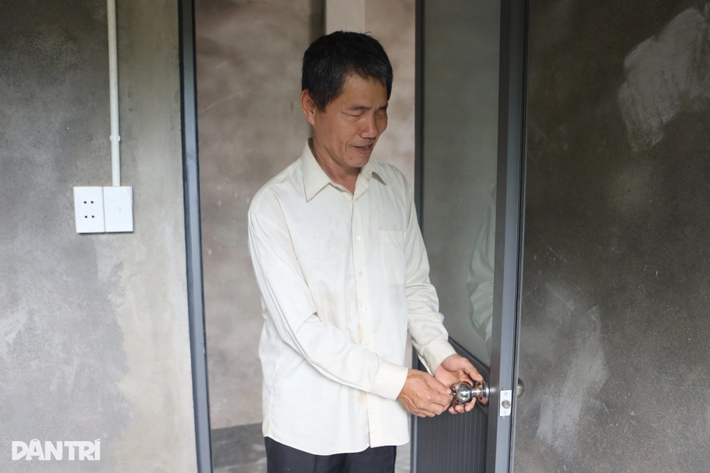 Vợ chồng nghèo, bệnh tật, thoát cảnh sống trong lô cốt cũ - 4