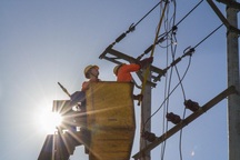 Nắng nóng gay gắt kéo dài, tiêu thụ điện lập đỉnh mới