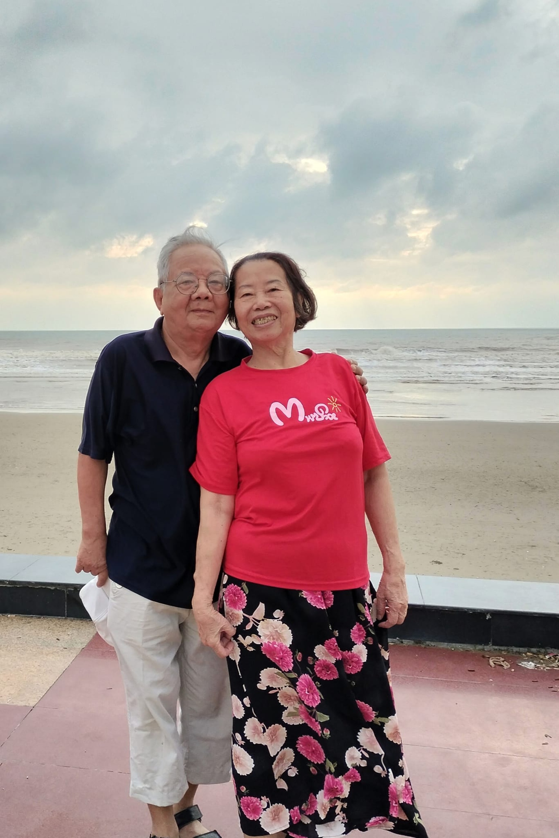 Chuyện tình ông 85 tuổi, bà 80 tuổi ở Hà Nội quen nhau qua ứng dụng hẹn hò - 14 Chuyện tình ông 85 tuổi, bà 80 tuổi ở Hà Nội quen nhau qua ứng dụng hẹn hò - 14