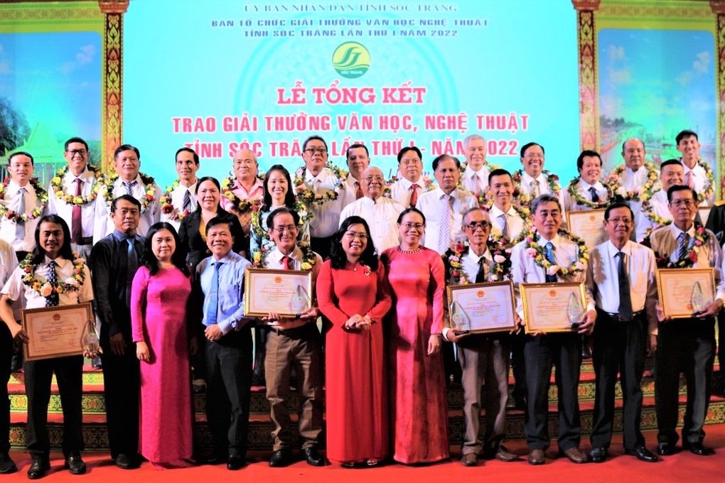 Đồng bào dân tộc Khmer tranh tài thể thao tại ngày hội văn hóa - 3 Đồng bào dân tộc Khmer tranh tài thể thao tại ngày hội văn hóa - 3