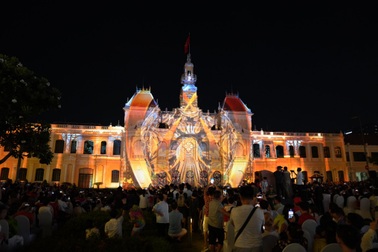 Ký ức và khát vọng qua sự kiện nghệ thuật ánh sáng 3D Mapping Quốc tế TPHCM