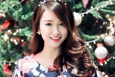 Bí quyết trang điểm cho đêm Giáng sinh thêm lung linh