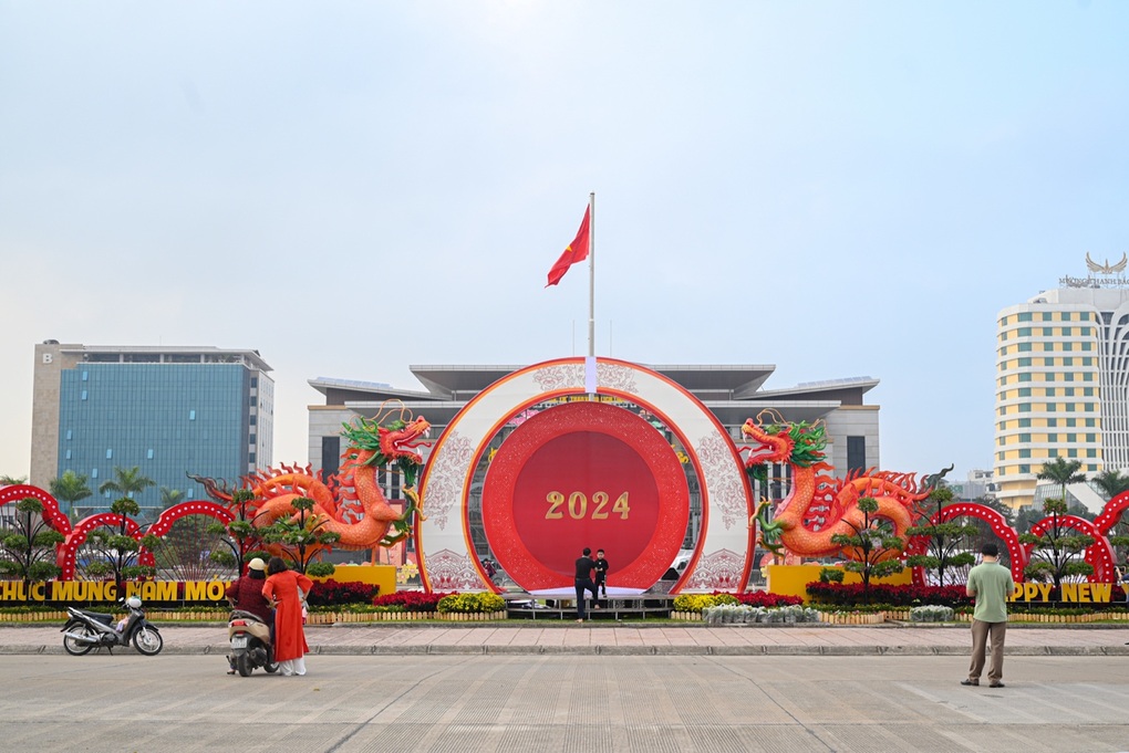 Cặp rồng ở Bắc Giang vừa ra mắt, người dân nô nức chụp ảnh check-in - 1 Cặp rồng ở Bắc Giang vừa ra mắt, người dân nô nức chụp ảnh check-in - 1