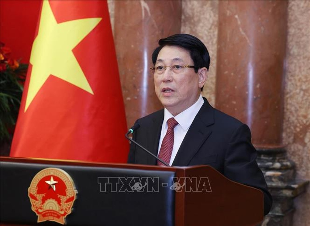 Trợ lý Tổng Bí thư và 3 sĩ quan Quân đội được thăng hàm Thượng tướng - 2