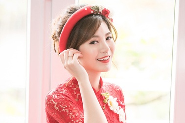 "Hot girl MU" Tú Linh đẹp rạng ngời trong lễ ăn hỏi