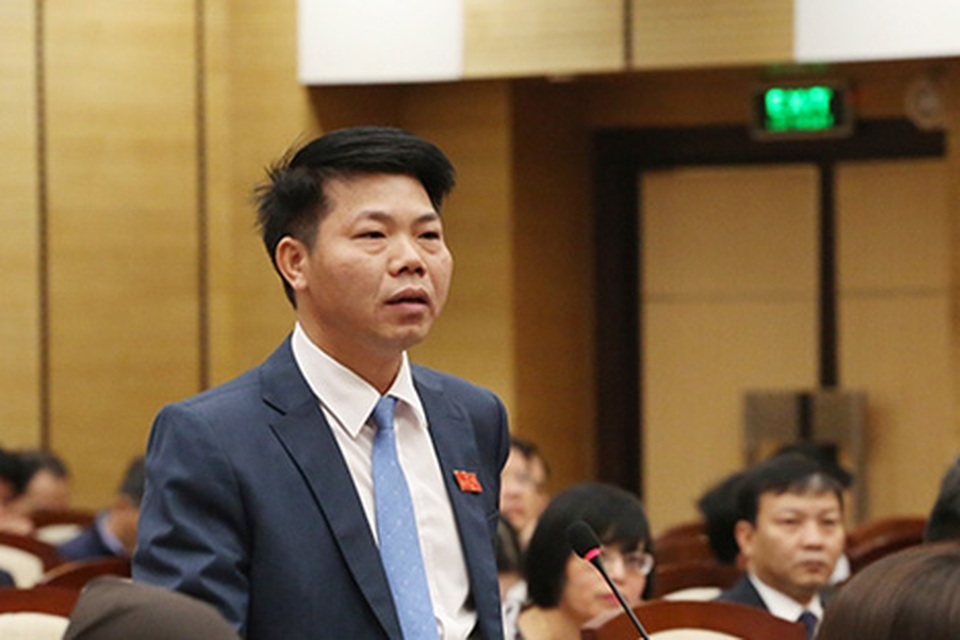Chưa xét tư cách đại biểu HĐND với Bí thư Hà Đông vừa bị cảnh cáo - 1 Chưa xét tư cách đại biểu HĐND với Bí thư Hà Đông vừa bị cảnh cáo - 1