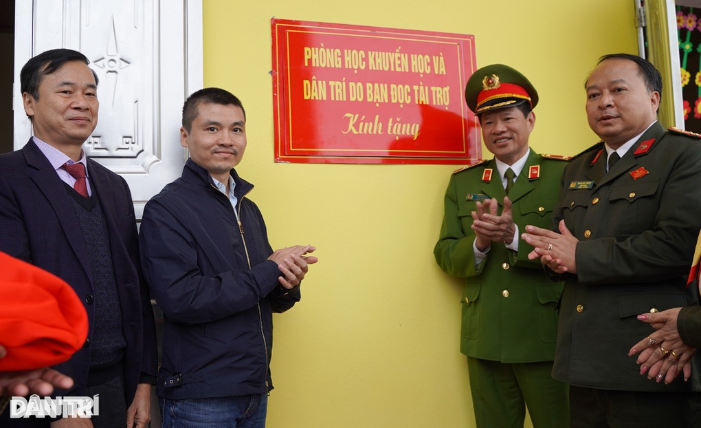 Chủ tịch tỉnh Hà Giang tặng bằng khen báo Dân trí và Tổng biên tập - 10 Chủ tịch tỉnh Hà Giang tặng bằng khen báo Dân trí và Tổng biên tập - 10