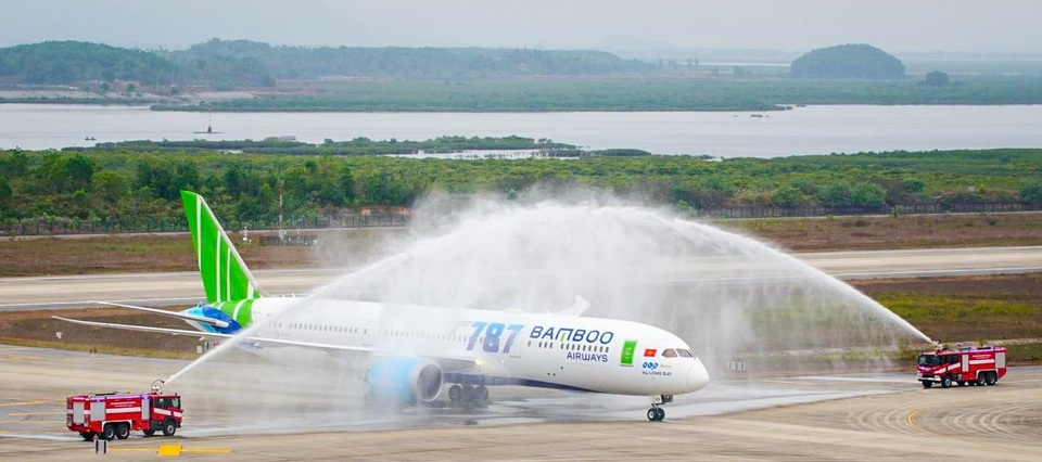 Phó Chủ tịch Quốc Hội phát biểu biểu dương Bamboo Airways tại Lễ đón máy bay thân rộng Boeing 787-9 Dreamliner - 1 Phó Chủ tịch Quốc Hội phát biểu biểu dương Bamboo Airways tại Lễ đón máy bay thân rộng Boeing 787-9 Dreamliner - 1