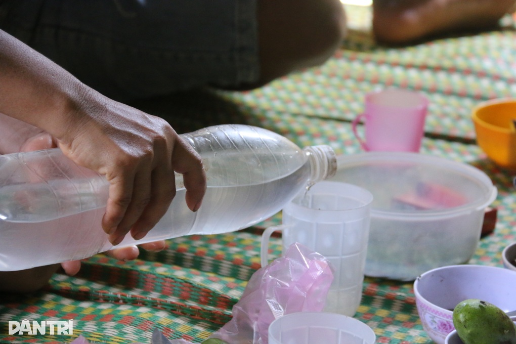 Chuyện ở làng phụ nữ chếnh choáng từ sáng sớm, đàn ông tơ tướp vì rượu - 3