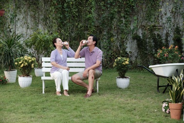 Những lợi ích khi người lớn tuổi sử dụng sữa non mỗi ngày